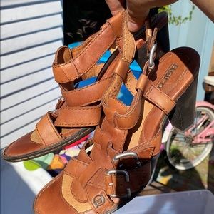 Bjorn Grecian high heel sandle